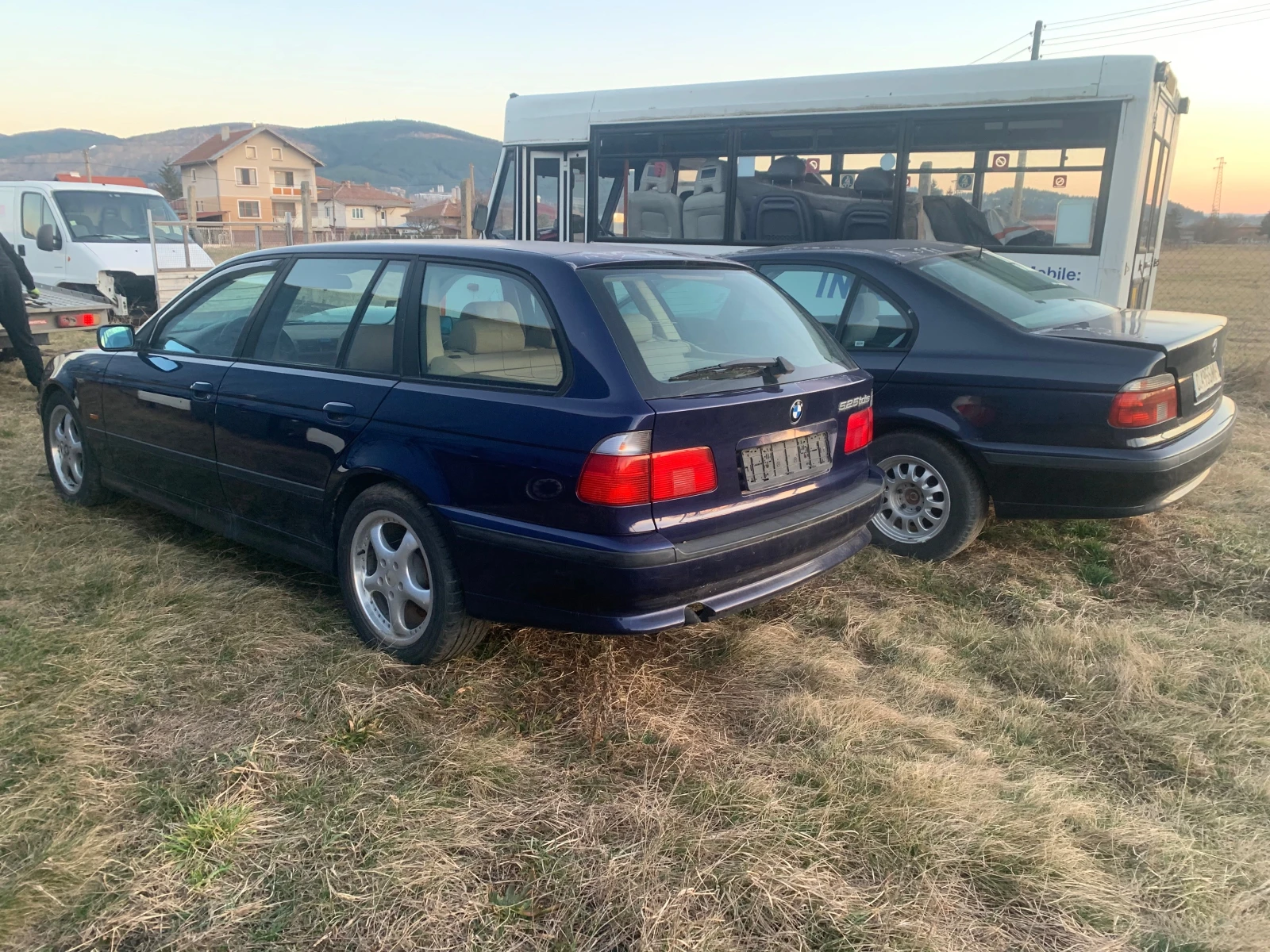 BMW 525 2.5tds 2 броя - изображение 4