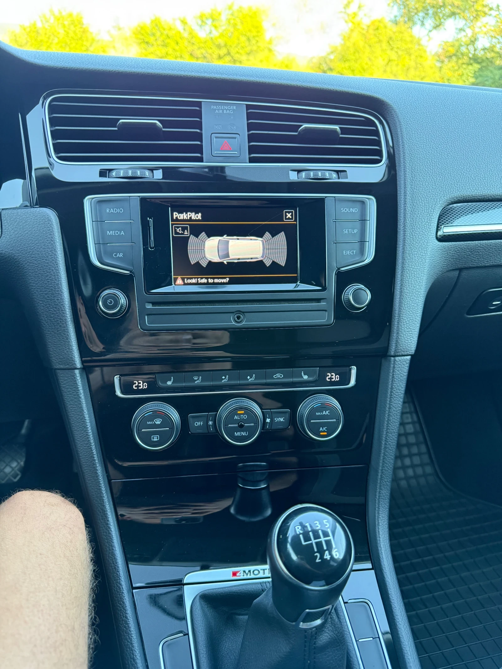 VW Golf 1.6 TDI | Mobile.bg   11