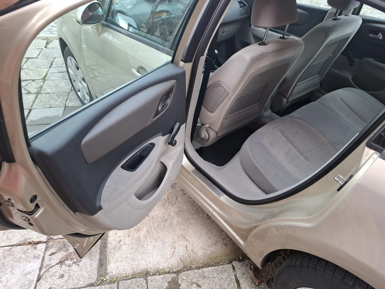 Citroen C4  - изображение 8