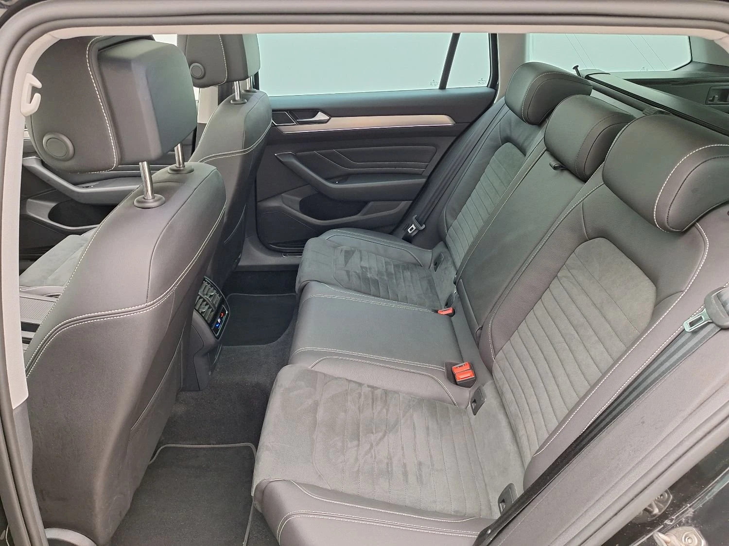 VW Passat Дигитал Панорама IQ - изображение 9