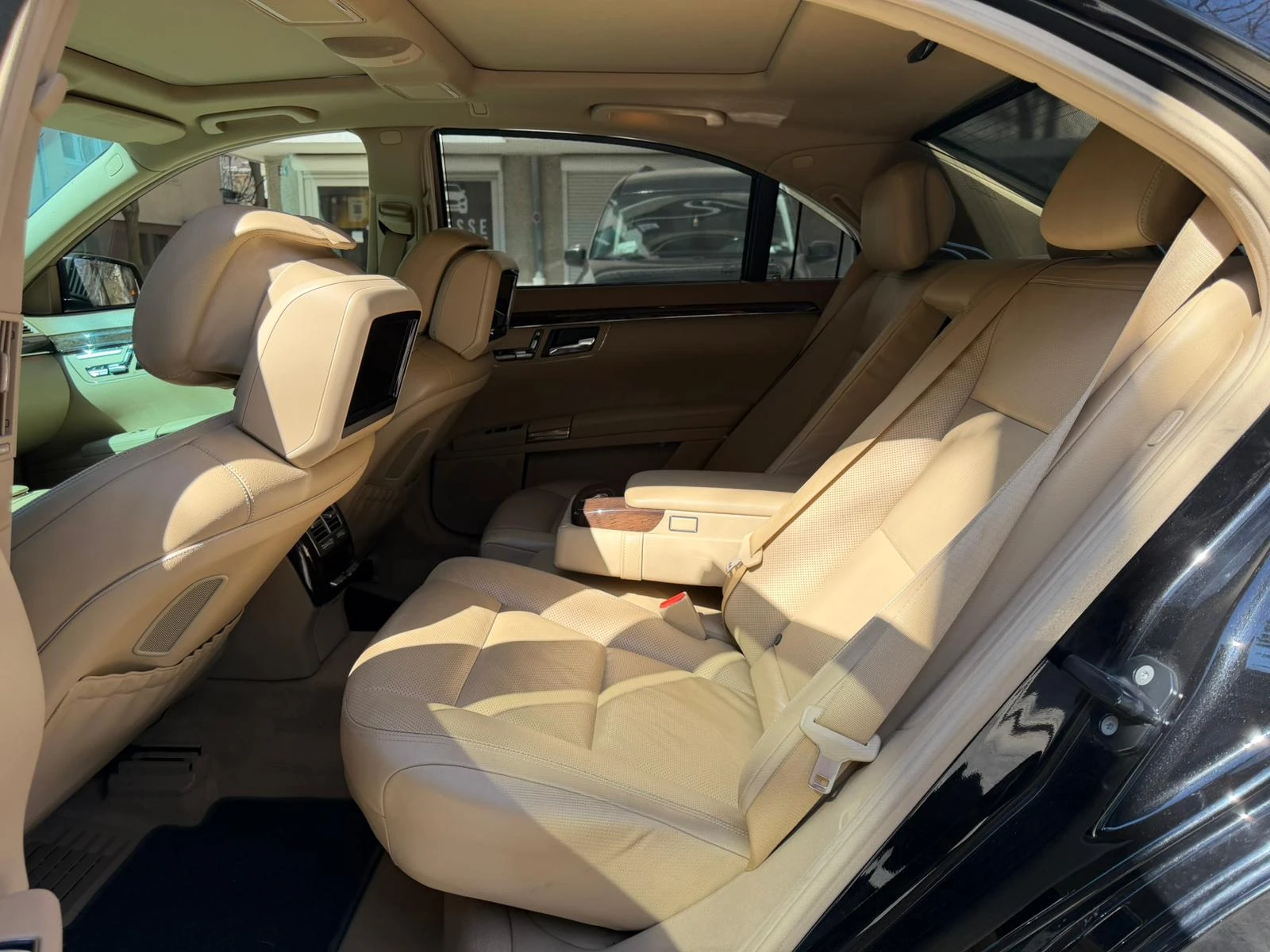 Mercedes-Benz S 500 4MATIC 7G-TRONIC, снимка 15 - Автомобили и джипове - 53860092