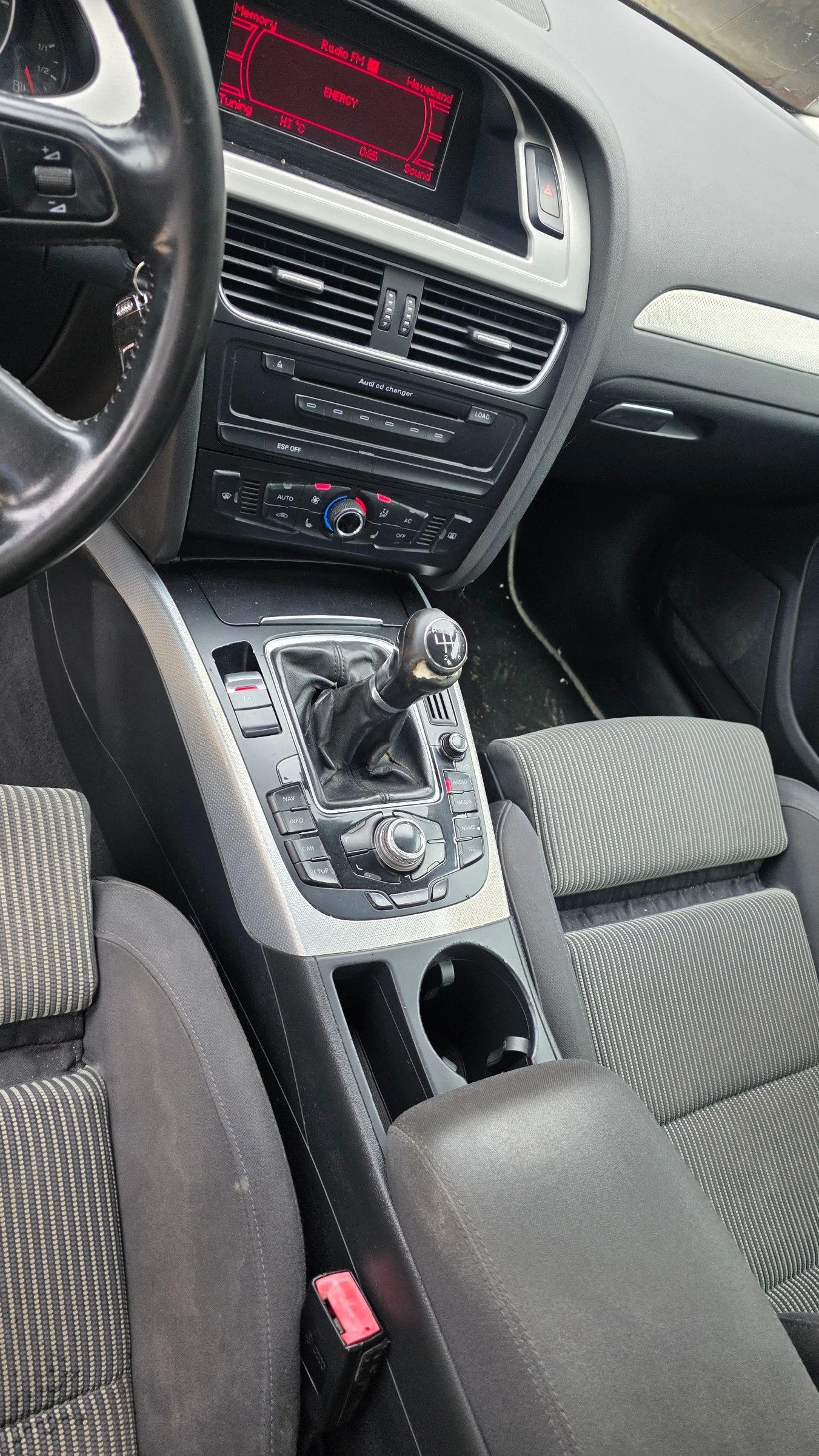 Audi A4 2.0tdi, снимка 5 - Автомобили и джипове - 53906406