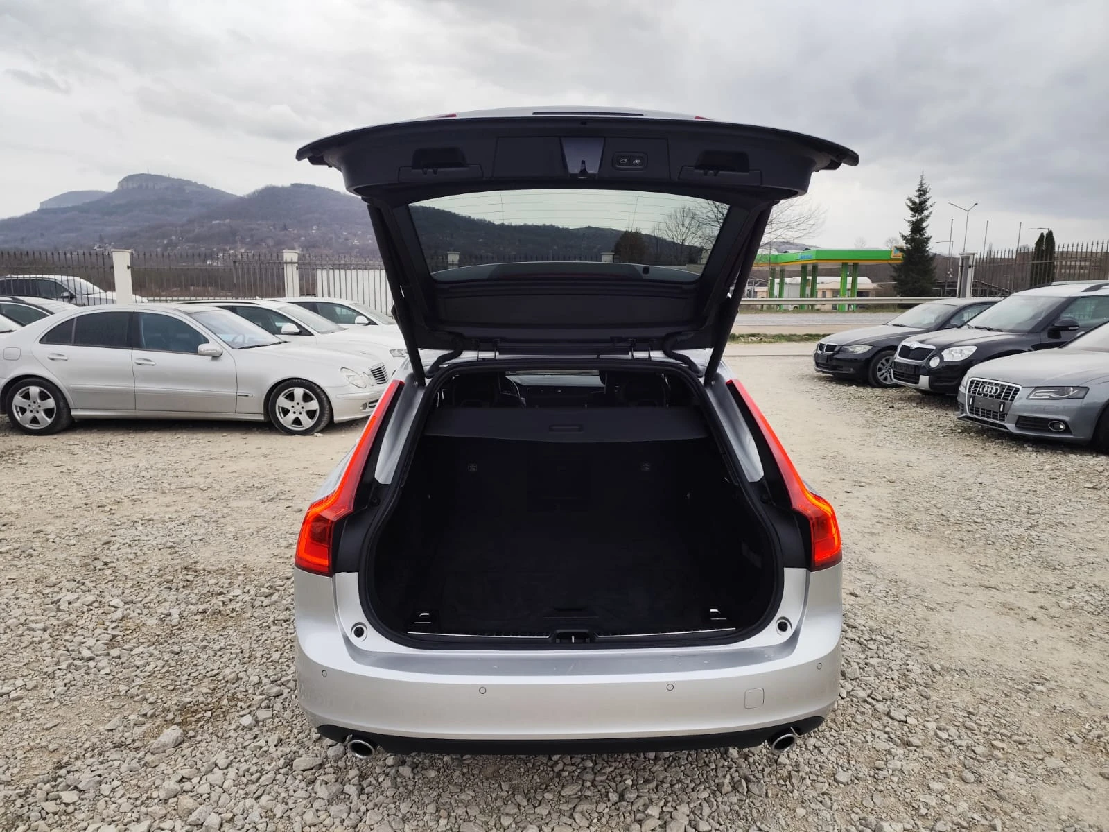 Volvo V90 2.0 дизел Италия, снимка 9 - Автомобили и джипове - 53974768