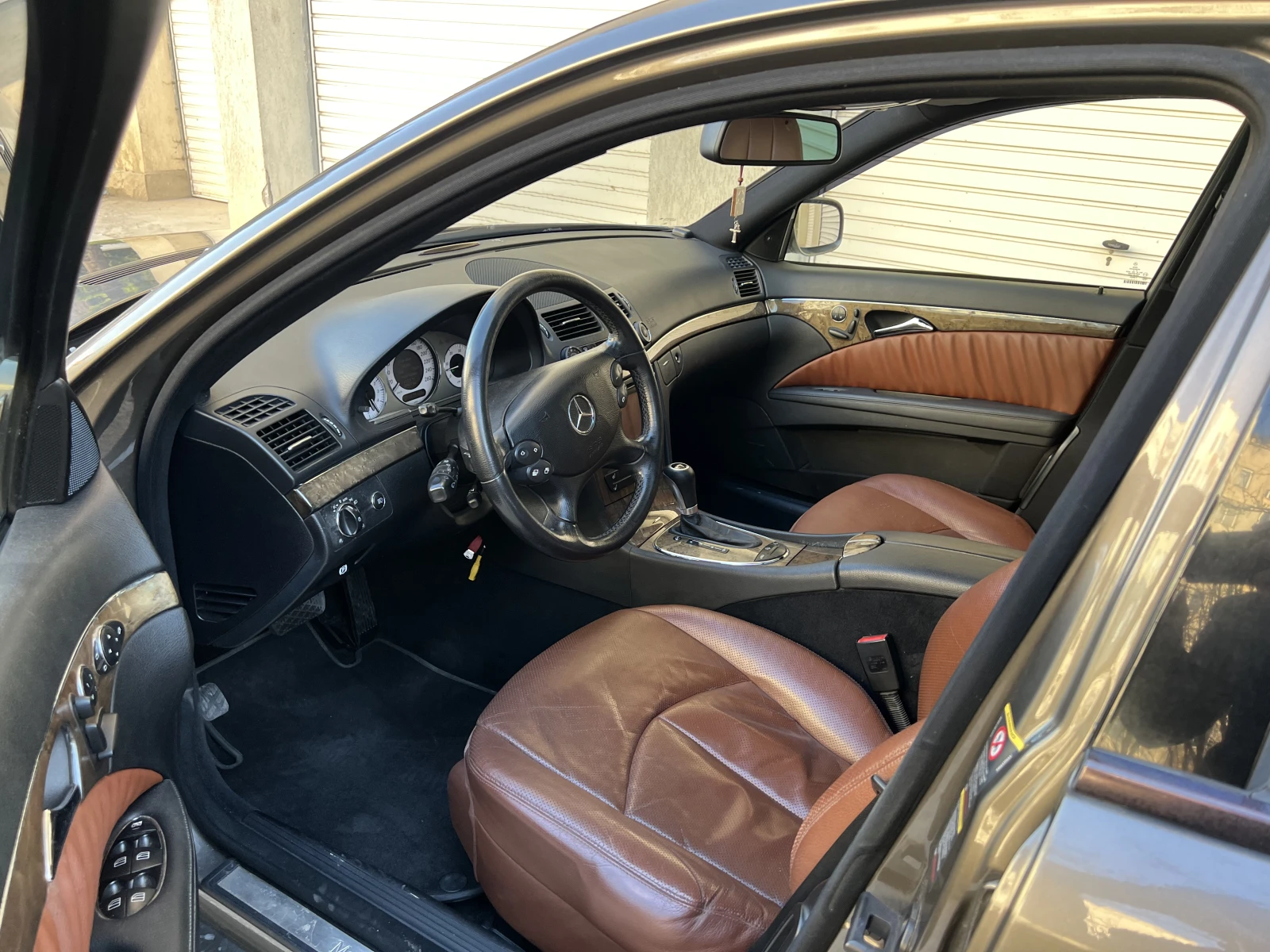 Mercedes-Benz E 320 W211, снимка 9 - Автомобили и джипове - 54060885