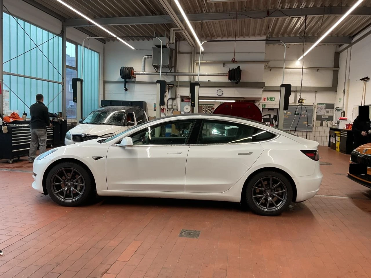 Tesla Model 3, снимка 3 - Автомобили и джипове - 54427408