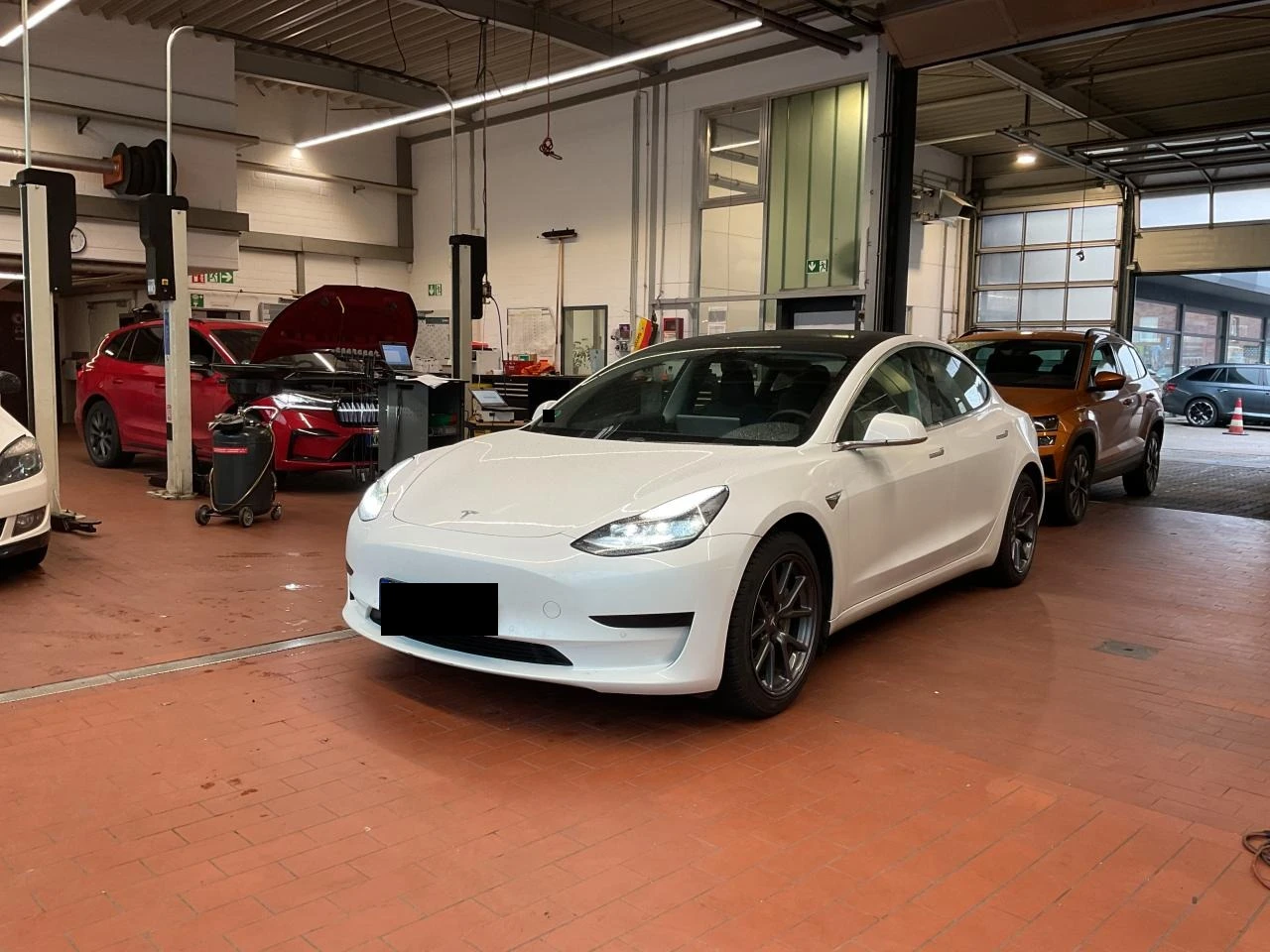Tesla Model 3, снимка 5 - Автомобили и джипове - 54427408