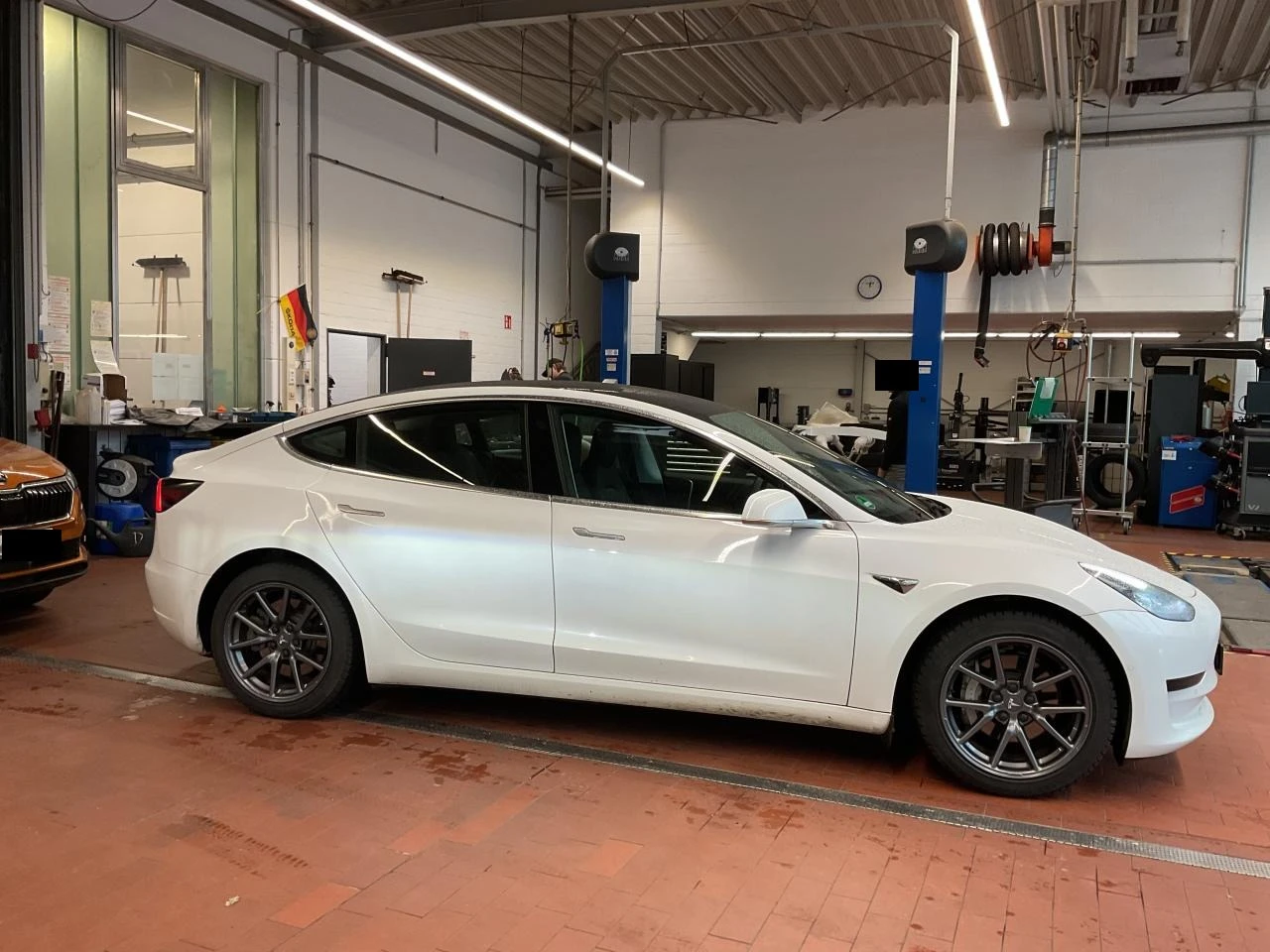 Tesla Model 3, снимка 4 - Автомобили и джипове - 54427408