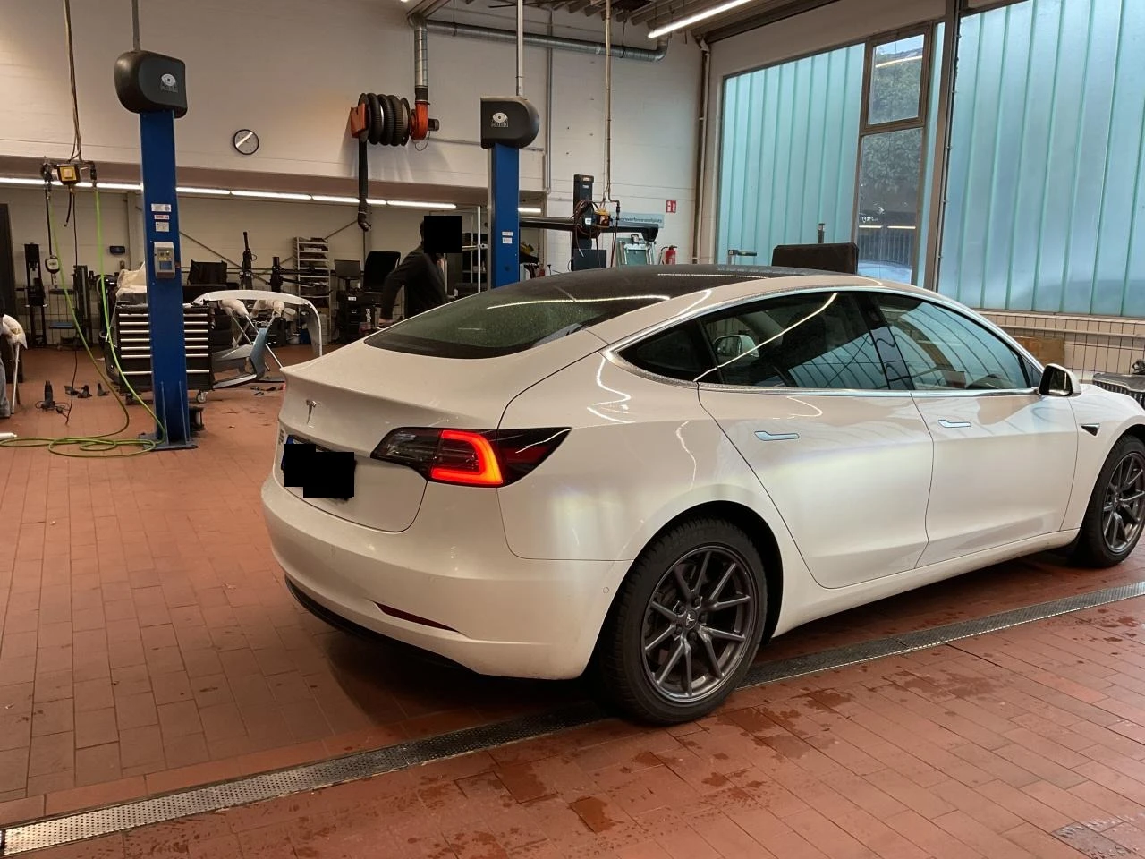Tesla Model 3, снимка 2 - Автомобили и джипове - 54427408
