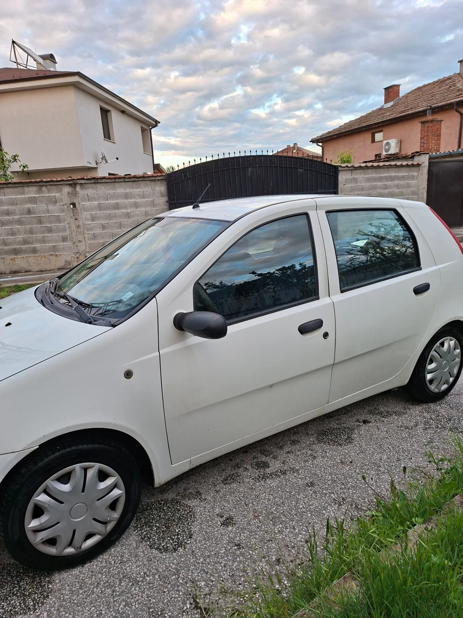 Fiat Punto, снимка 3 - Автомобили и джипове - 54599929