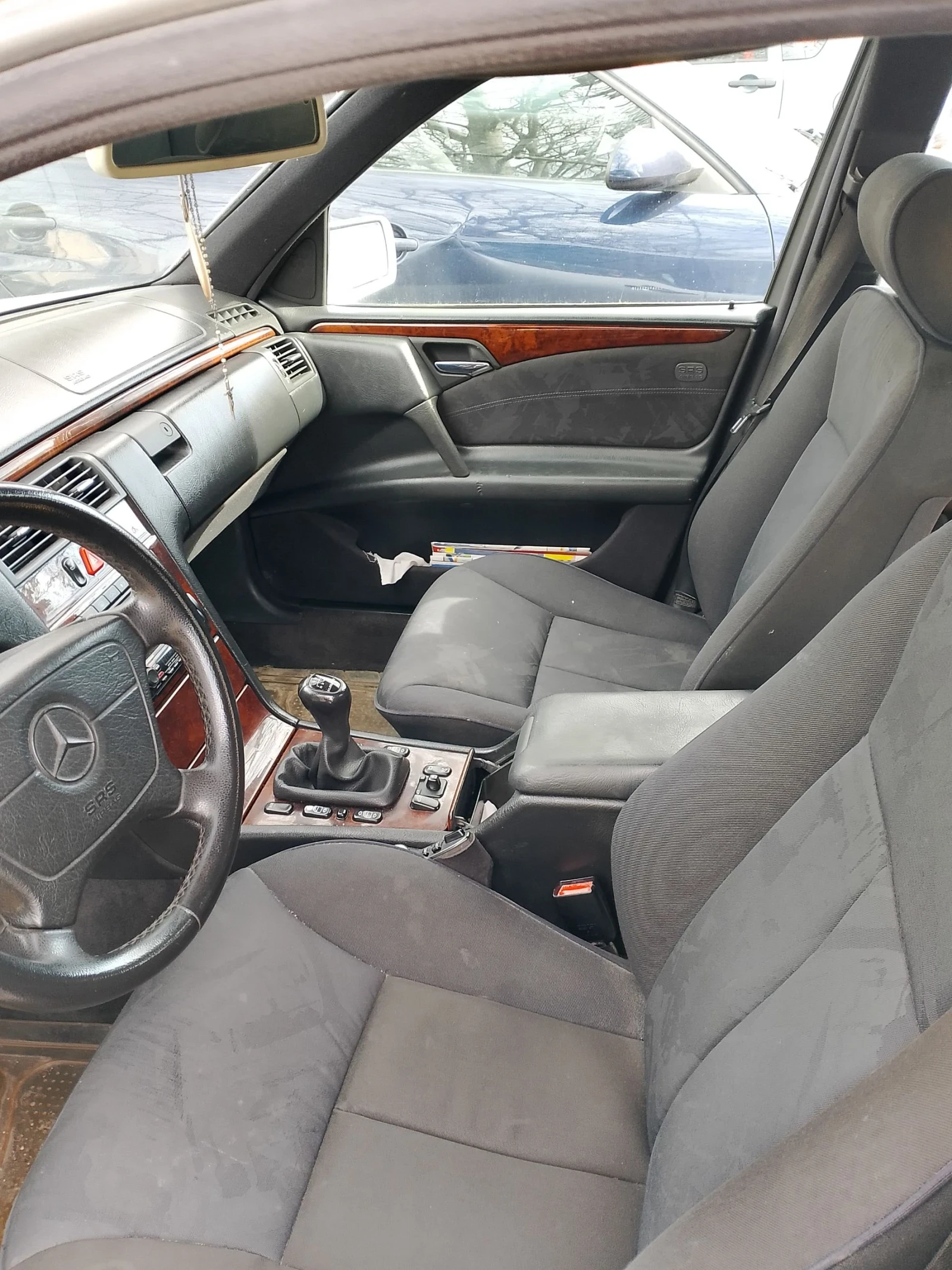 Mercedes-Benz E 250, снимка 10 - Автомобили и джипове - 54855149