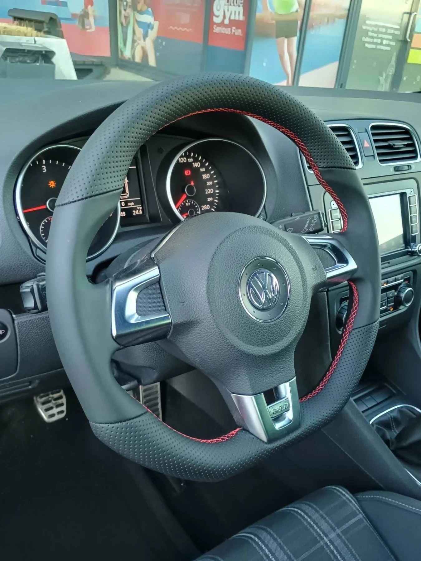 VW Golf, снимка 5 - Автомобили и джипове - 55319892