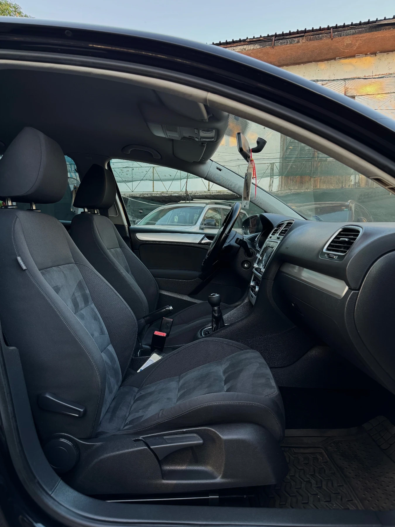 VW Golf РЕГИСТРИРАН!ОБСЛУЖЕН!ПЕРФЕКТЕН!, снимка 14 - Автомобили и джипове - 55730403