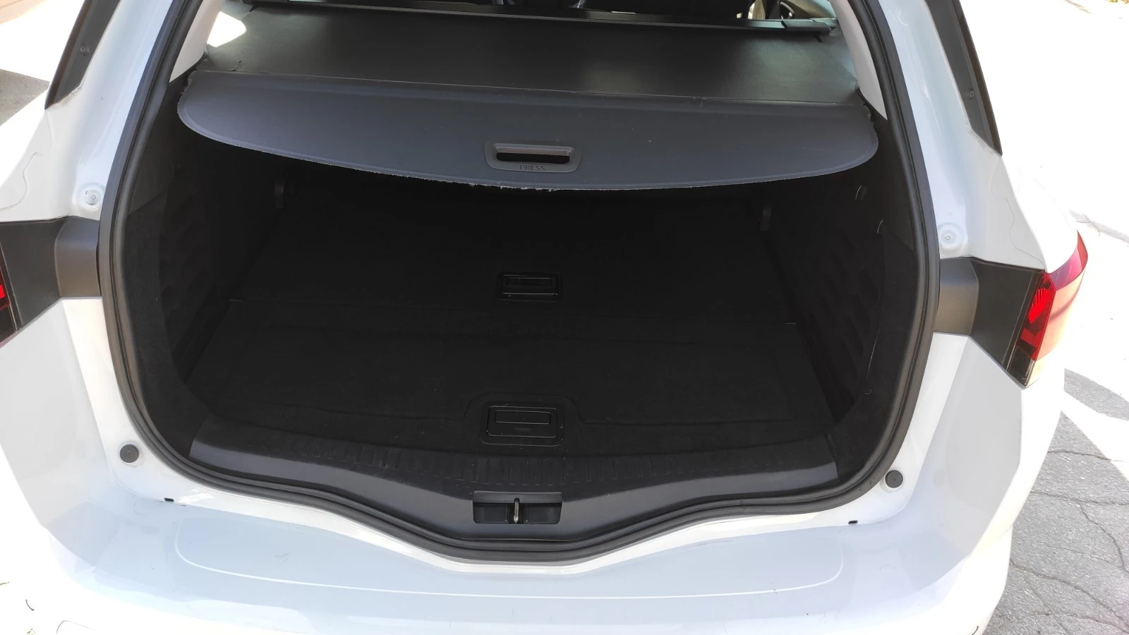Renault Megane 1.5 dci, снимка 10 - Автомобили и джипове - 56322812