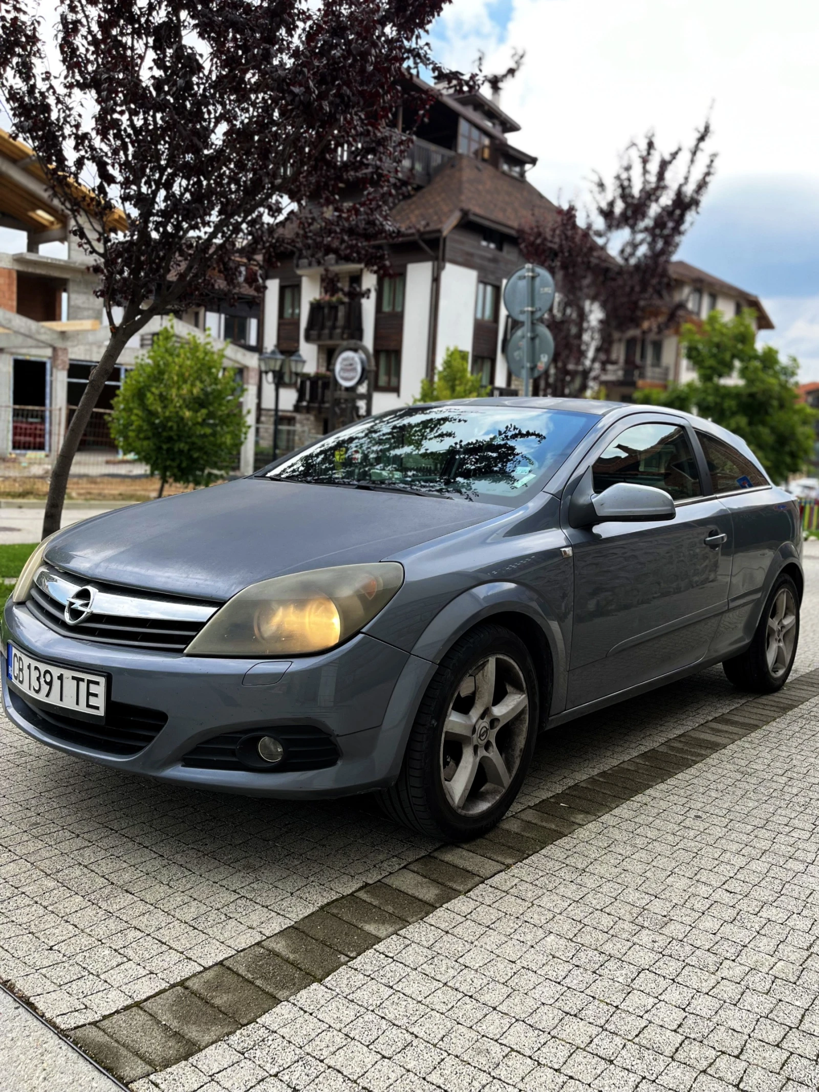 Opel Astra 1.9 CDTI , снимка 4 - Автомобили и джипове - 56339419