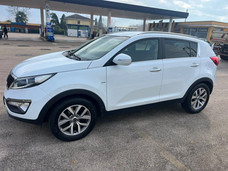 Kia Sportage 1.6I-GAZ-135кс, снимка 2 - Автомобили и джипове - 48578134