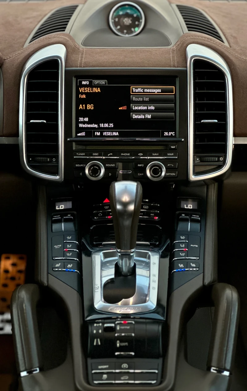 Porsche Cayenne 3.0D GTS, снимка 8 - Автомобили и джипове - 50727994