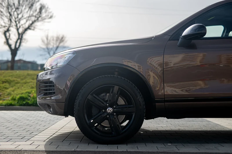 VW Touareg 4.2TDI 360cam, снимка 13 - Автомобили и джипове - 51851555