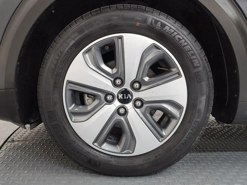 Kia Niro 1.6 HEV| 139к.с.| ВКЛ.ТЕХНОТЕСТ, снимка 5 - Автомобили и джипове - 55183584