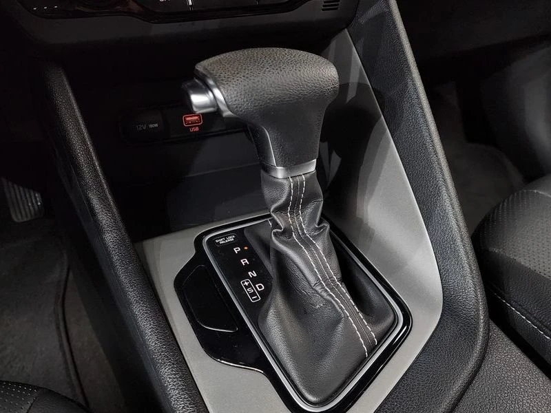 Kia Niro 1.6 HEV| 139к.с.| ВКЛ.ТЕХНОТЕСТ, снимка 9 - Автомобили и джипове - 55183584