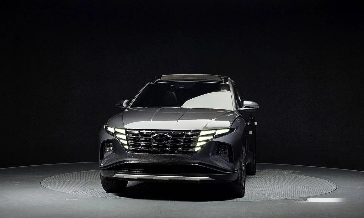 Hyundai Tucson Diesel 2.0 2WD Inspiration - изображение 3