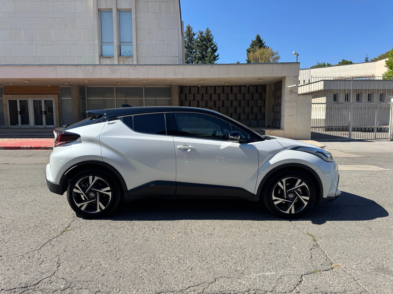 Toyota C-HR 2.0 Hybrid Team Deutschland , снимка 8 - Автомобили и джипове - 53724346