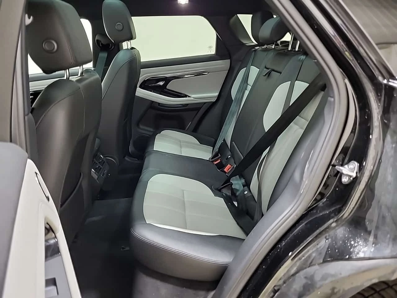 Land Rover Range Rover Evoque R DYNAMIC SE| PANORAMA| 2 КЛЮЧА| AMBIENT| , снимка 14 - Автомобили и джипове - 54412245