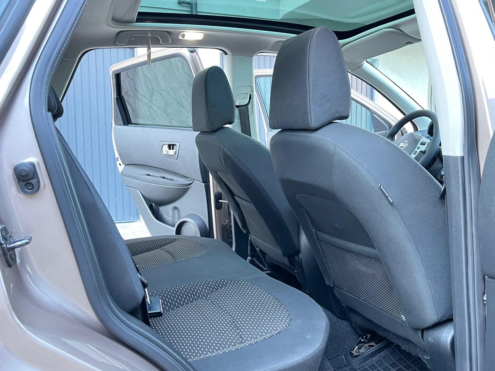 Nissan Qashqai 2.0DCI/150/4X4/2008/ГОДИНА, снимка 13 - Автомобили и джипове - 55021649