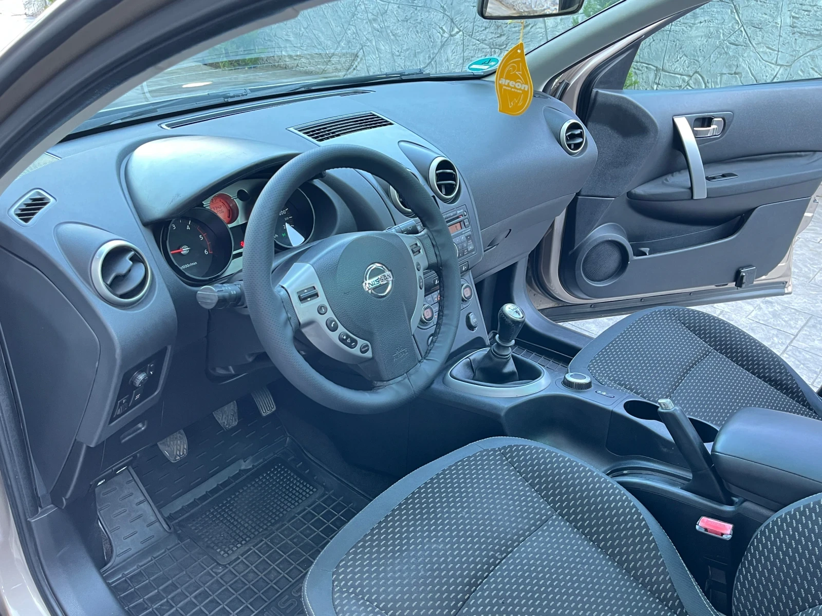 Nissan Qashqai 2.0DCI/150/4X4/2008/ГОДИНА, снимка 9 - Автомобили и джипове - 55021649
