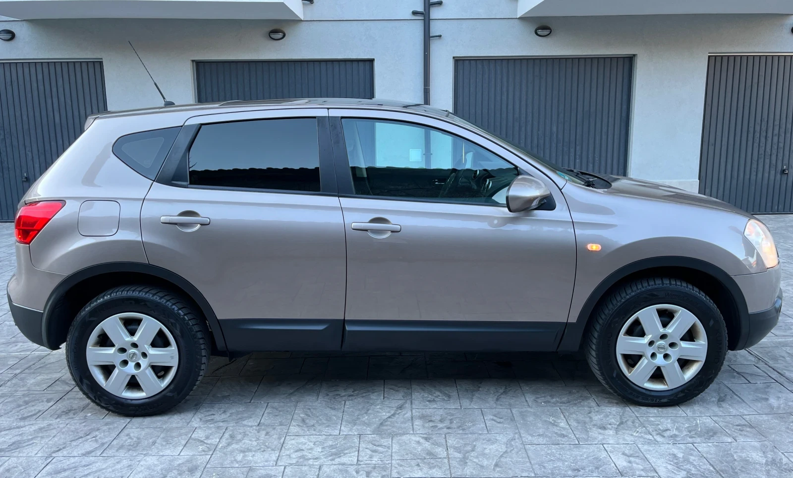 Nissan Qashqai 2.0DCI/150/4X4/2008/ГОДИНА, снимка 6 - Автомобили и джипове - 55021649