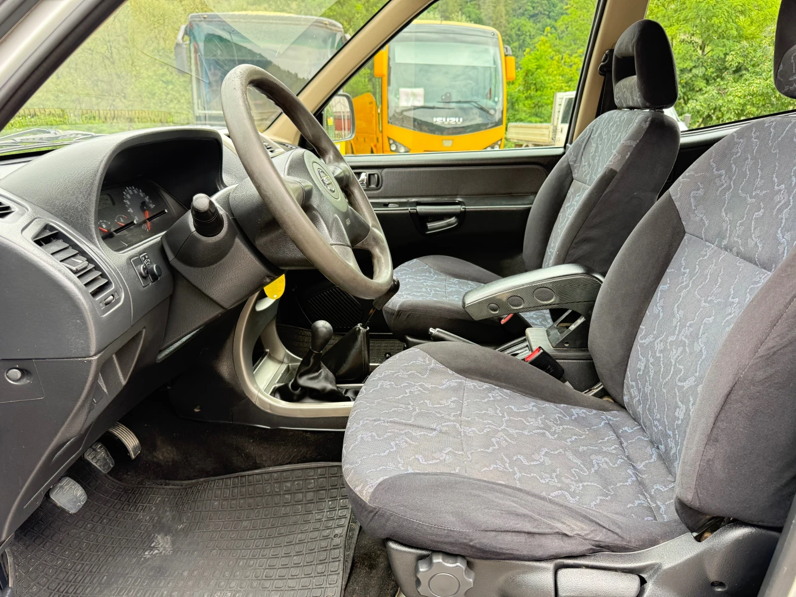 Nissan Terrano 2.7TDI Климатик/4х4/Италия, снимка 12 - Автомобили и джипове - 55136539