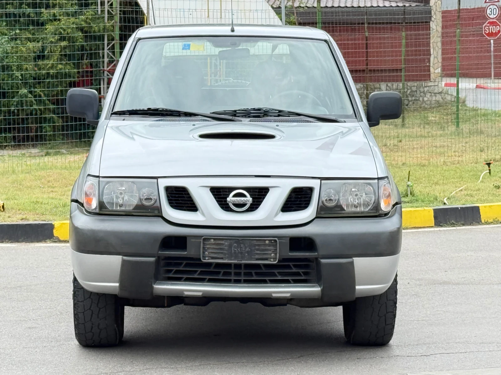 Nissan Terrano 2.7TDI Климатик/4х4/Италия, снимка 3 - Автомобили и джипове - 55136539