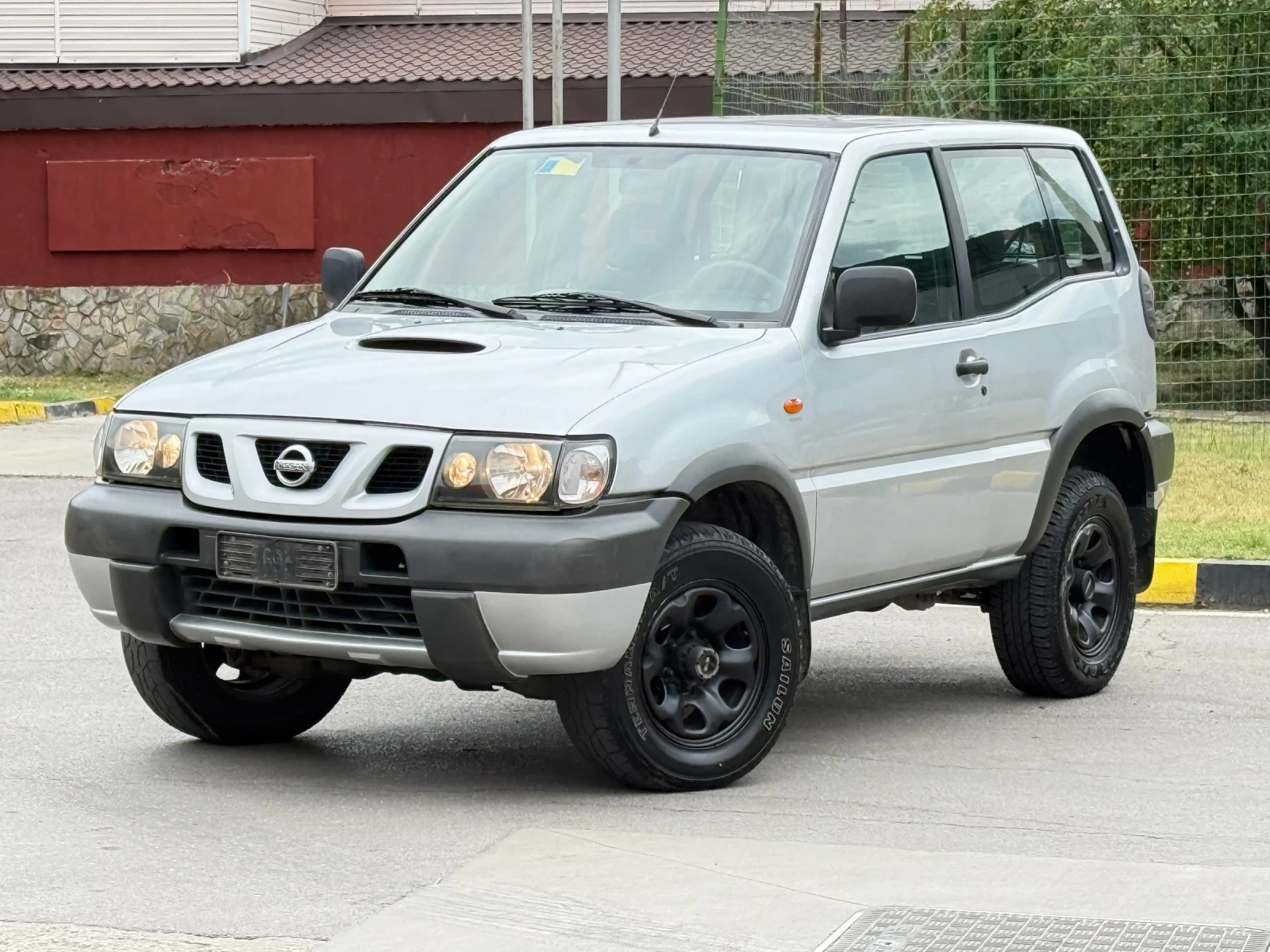 Nissan Terrano 2.7TDI Климатик/4х4/Италия, снимка 2 - Автомобили и джипове - 55136539