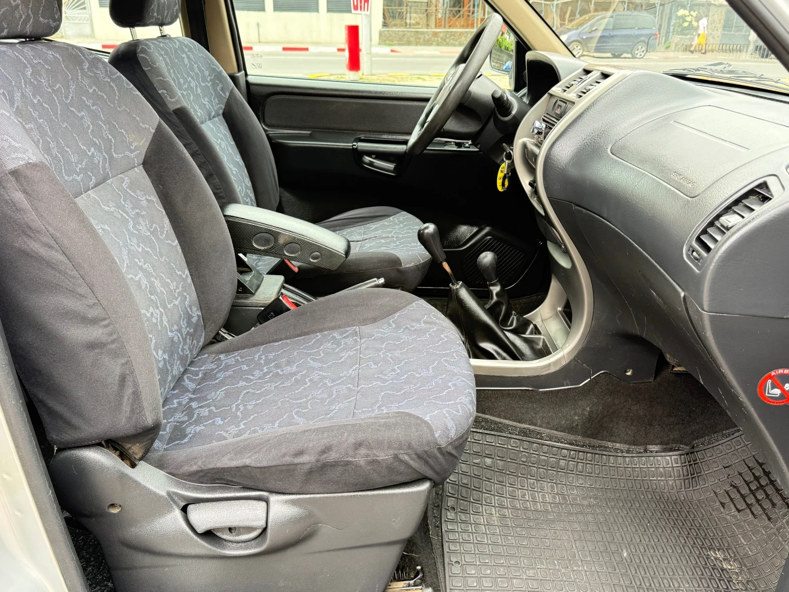 Nissan Terrano 2.7TDI Климатик/4х4/Италия, снимка 15 - Автомобили и джипове - 55136539