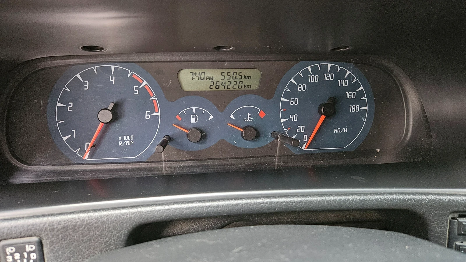 Nissan Terrano, снимка 8 - Автомобили и джипове - 55825660