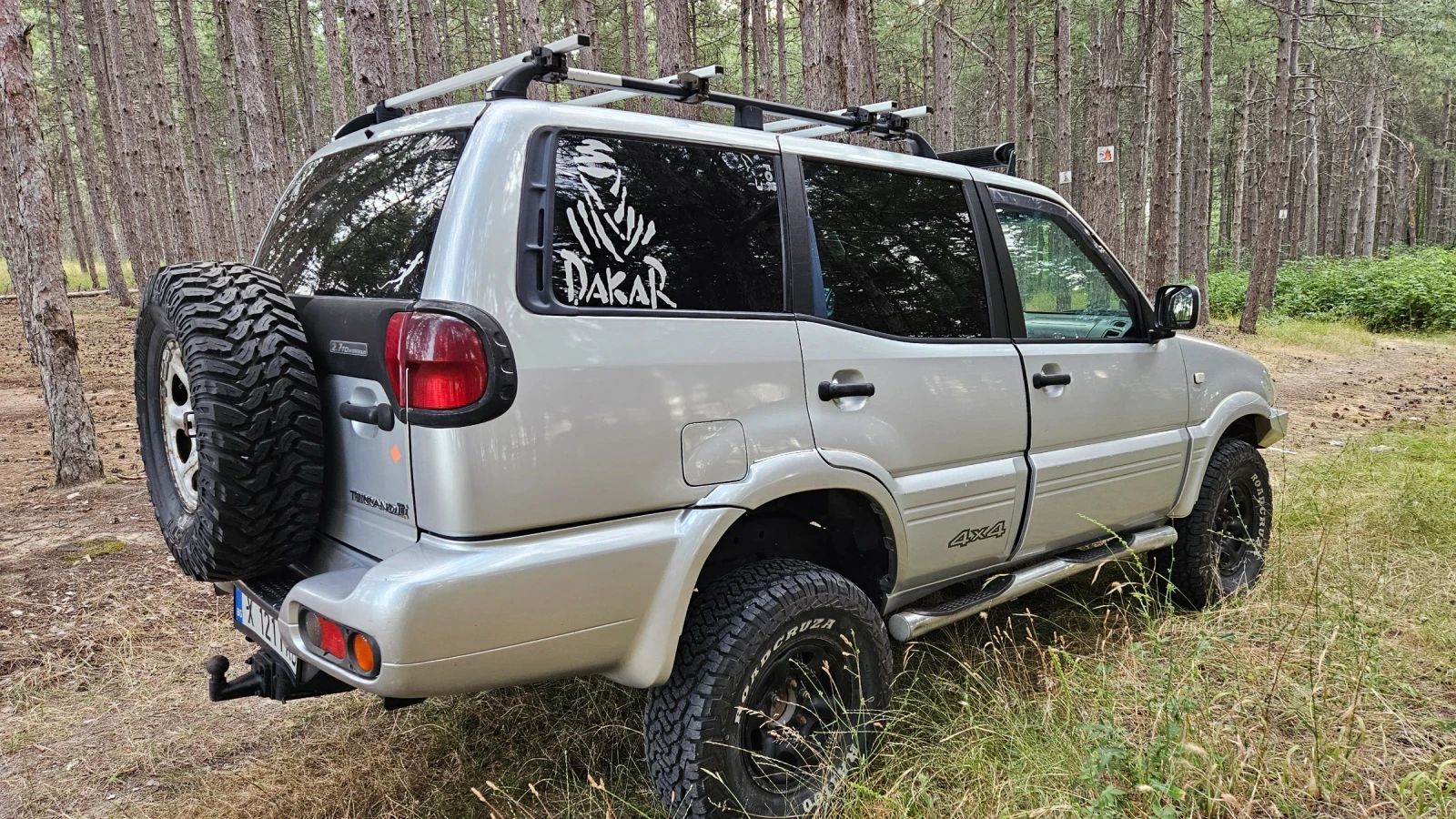 Nissan Terrano, снимка 4 - Автомобили и джипове - 55825660