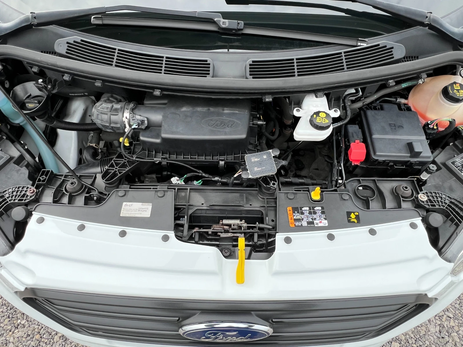 Ford Transit Custom 2.0TDCi ДЪЛГА БАЗА/3-МЕСТЕН/LED/PDC/Серв. история/, снимка 8 - Бусове и автобуси - 54213356