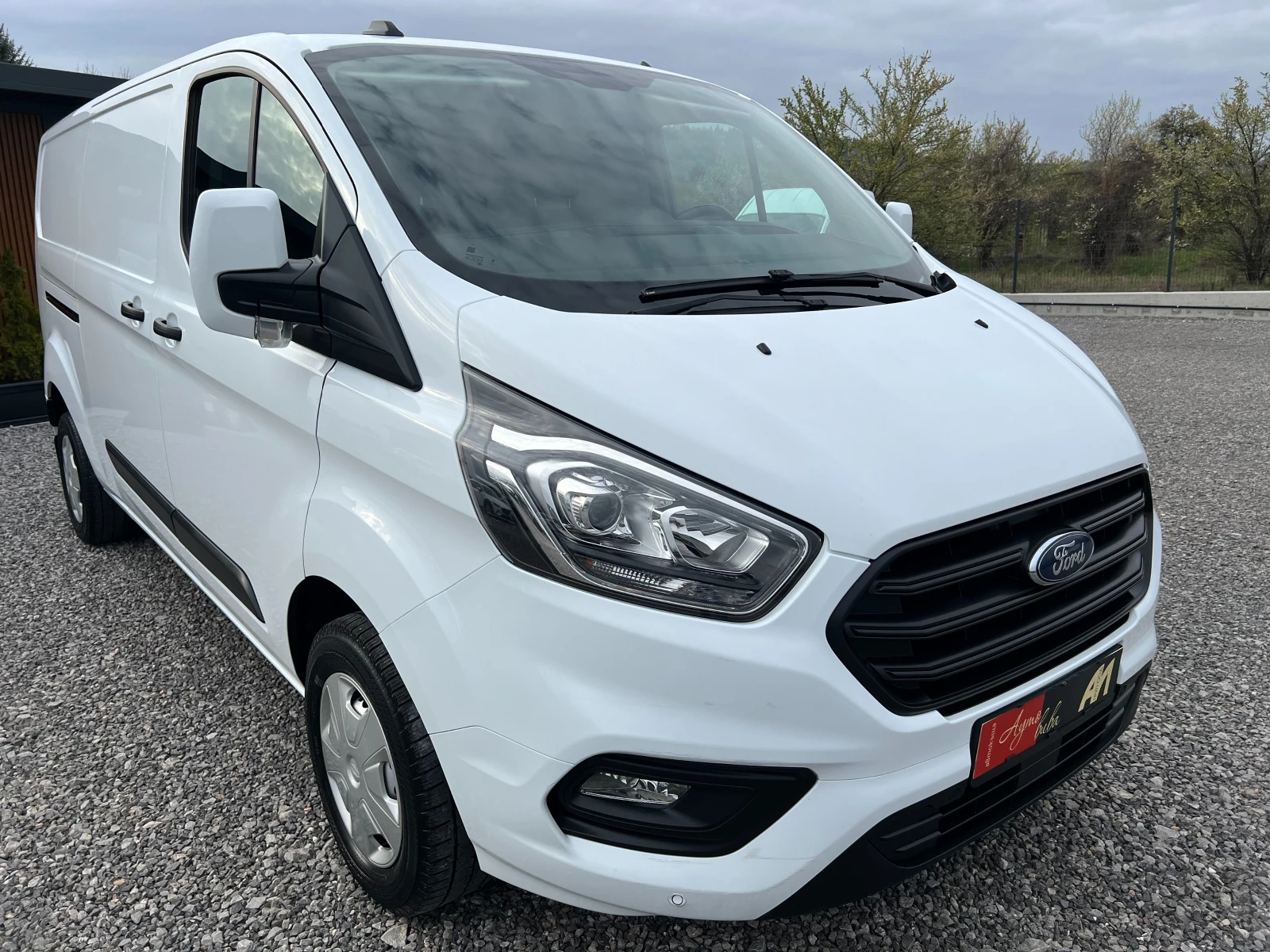 Ford Transit Custom 2.0TDCi ДЪЛГА БАЗА/3-МЕСТЕН/LED/PDC/Серв. история/, снимка 6 - Бусове и автобуси - 54213356