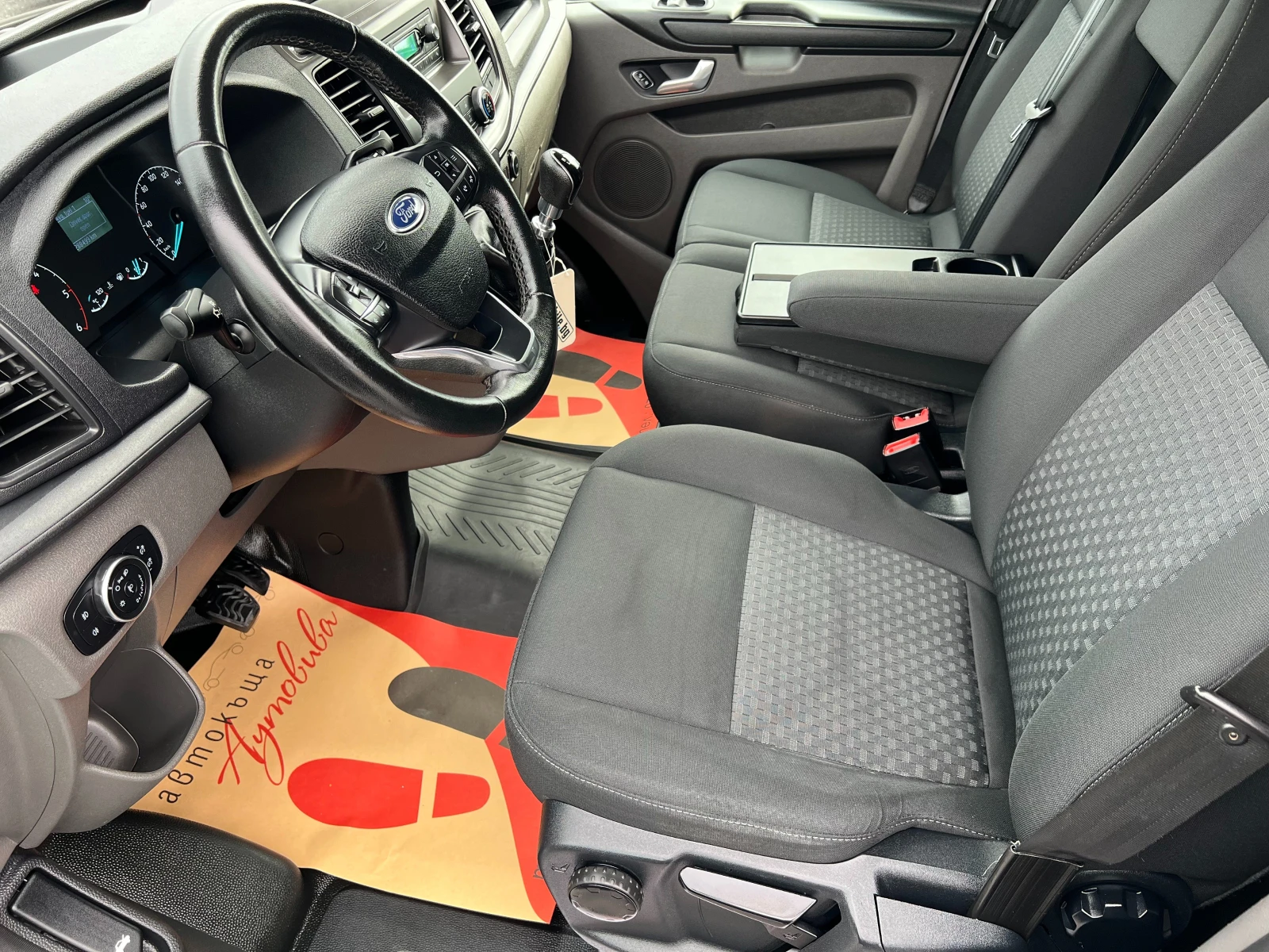 Ford Transit Custom 2.0TDCi ДЪЛГА БАЗА/3-МЕСТЕН/LED/PDC/Серв. история/, снимка 12 - Бусове и автобуси - 54213356