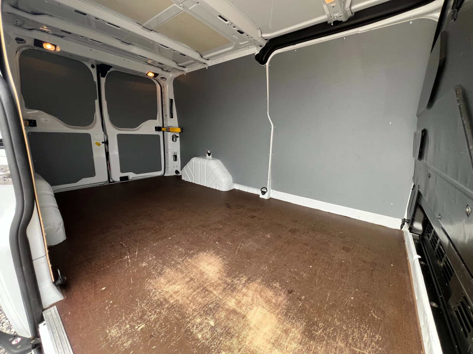 Ford Transit Custom 2.0TDCi ДЪЛГА БАЗА/3-МЕСТЕН/LED/PDC/Серв. история/, снимка 11 - Бусове и автобуси - 54213356