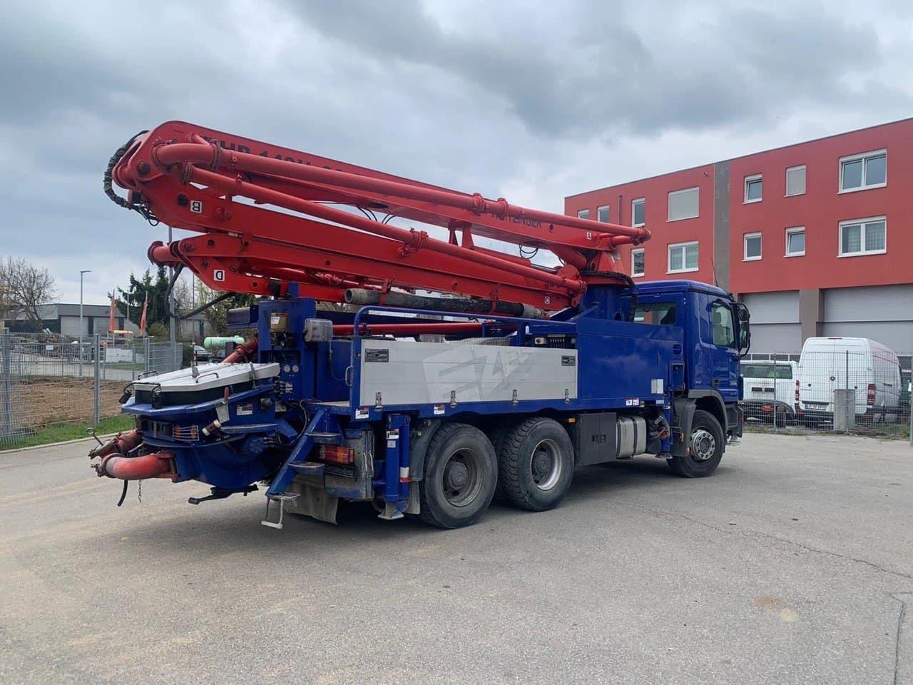 Mercedes-Benz Actros 2636 6x4 Betonpumpe   Liebherr/Waitzinger 28mc, снимка 2 - Камиони - 54946057