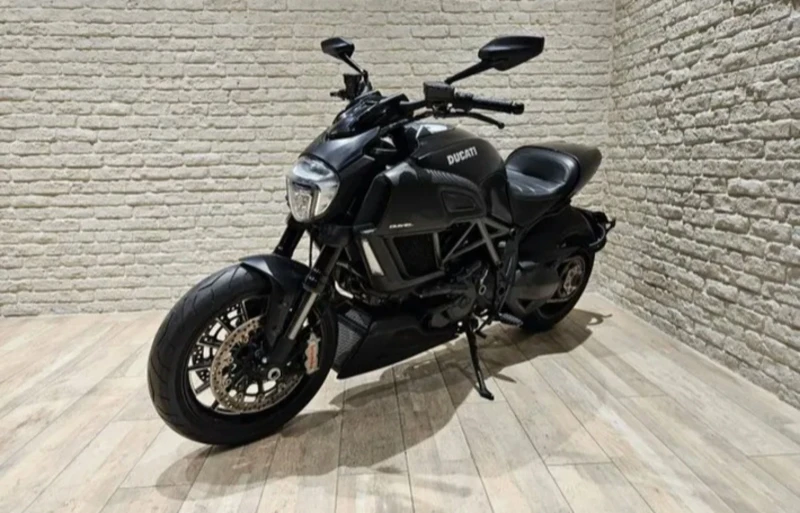 Ducati Diavel 1200 Dark Carbon