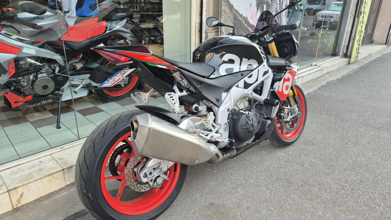Aprilia Tuono V4 1100 FACTORY  - изображение 5