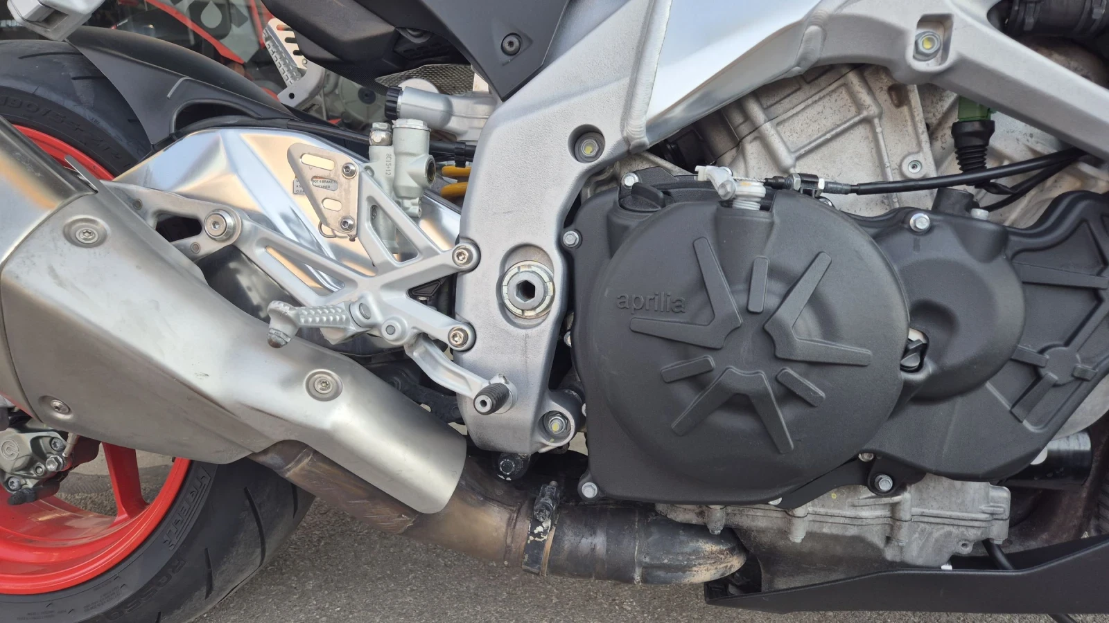 Aprilia Tuono V4 1100 FACTORY  - изображение 7