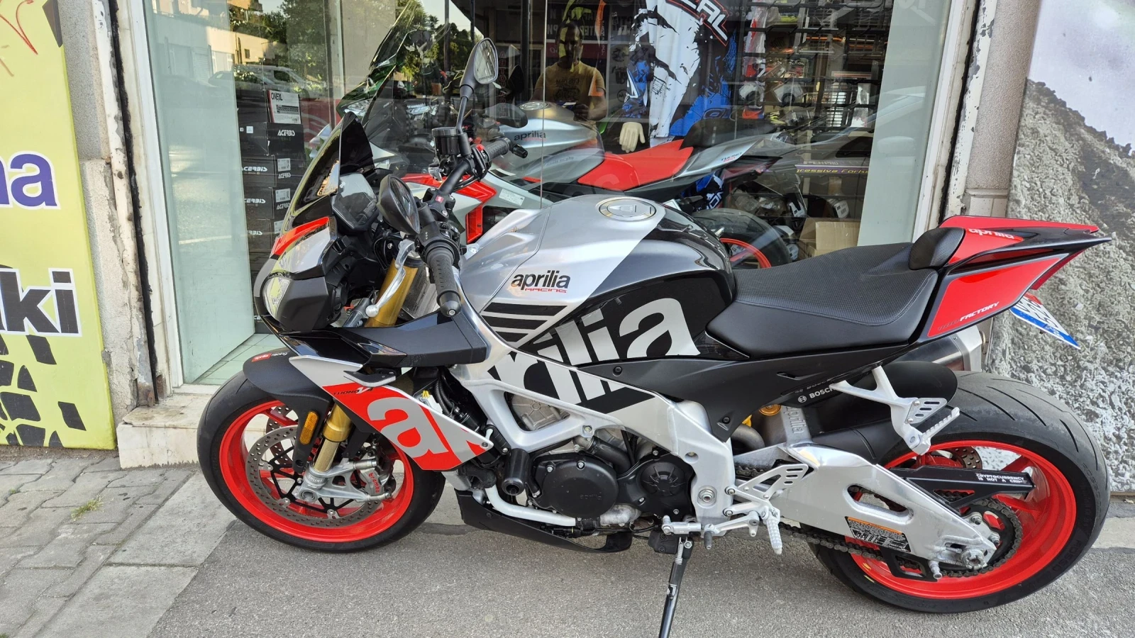 Aprilia Tuono V4 1100 FACTORY  | Mobile.bg   15