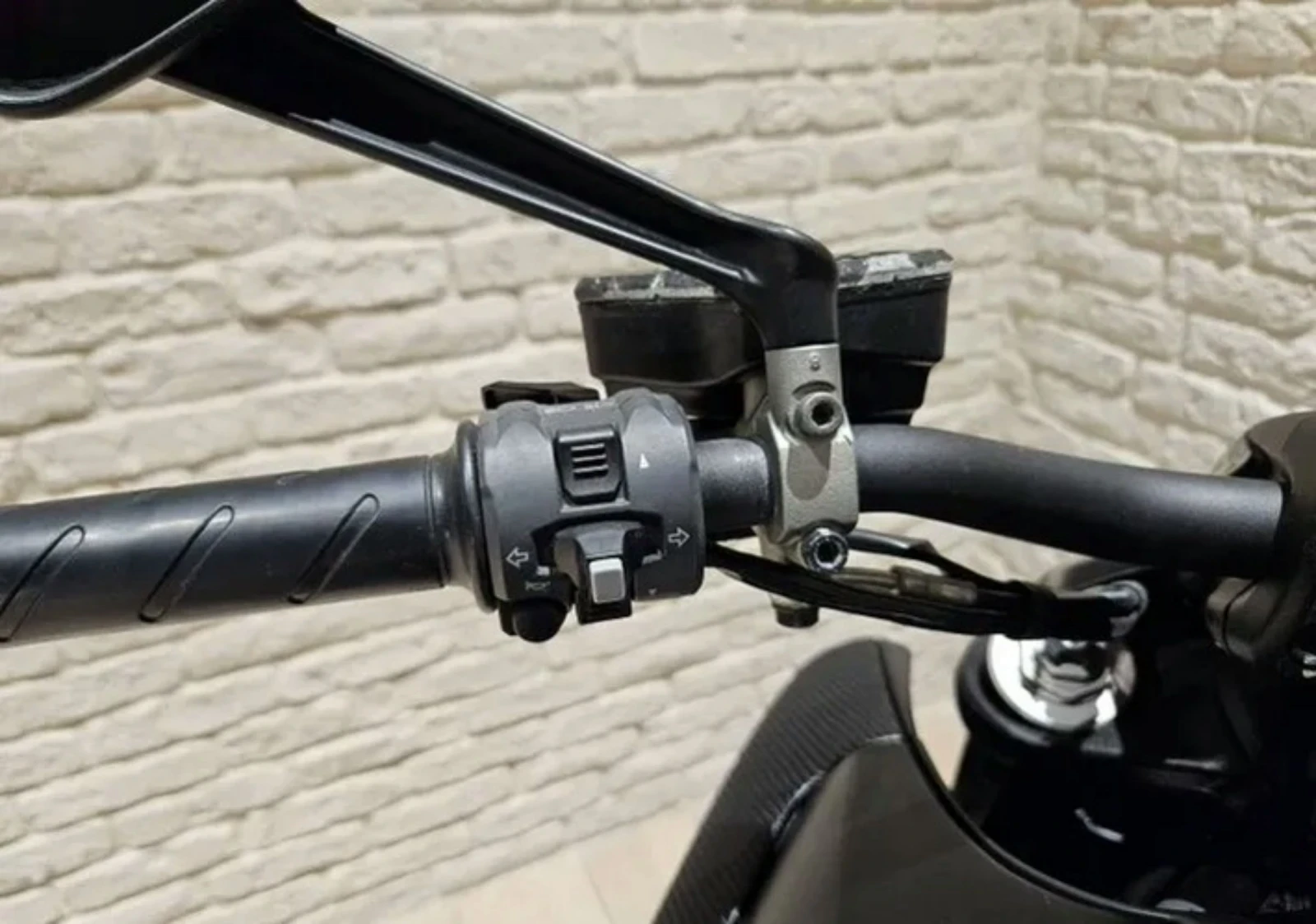 Ducati Diavel 1200 Dark Carbon - изображение 8