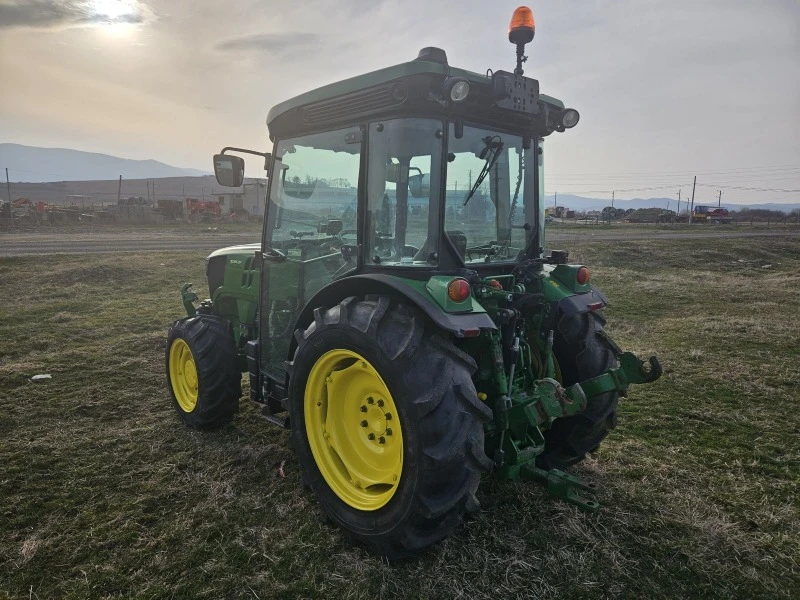 Трактор John Deere 5085 GF, снимка 10 - Селскостопанска техника - 43828259