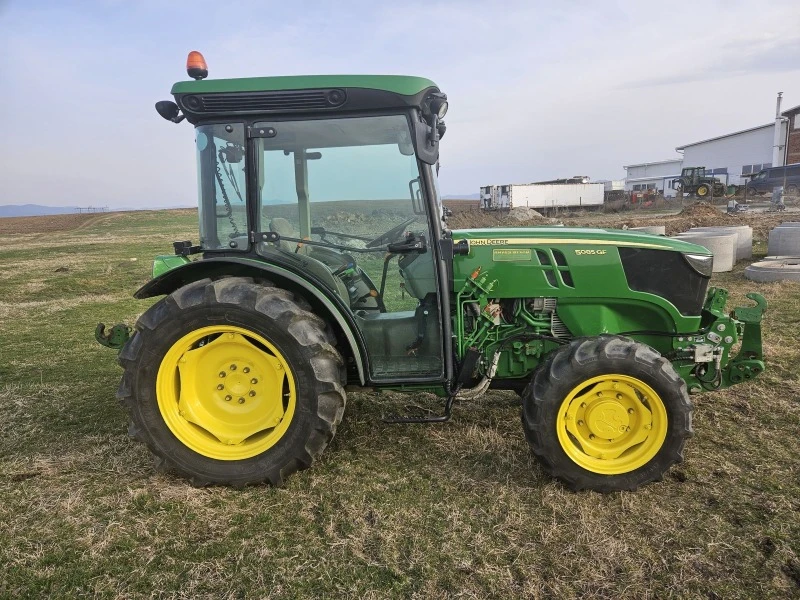 Трактор John Deere 5085 GF, снимка 9 - Селскостопанска техника - 43828259