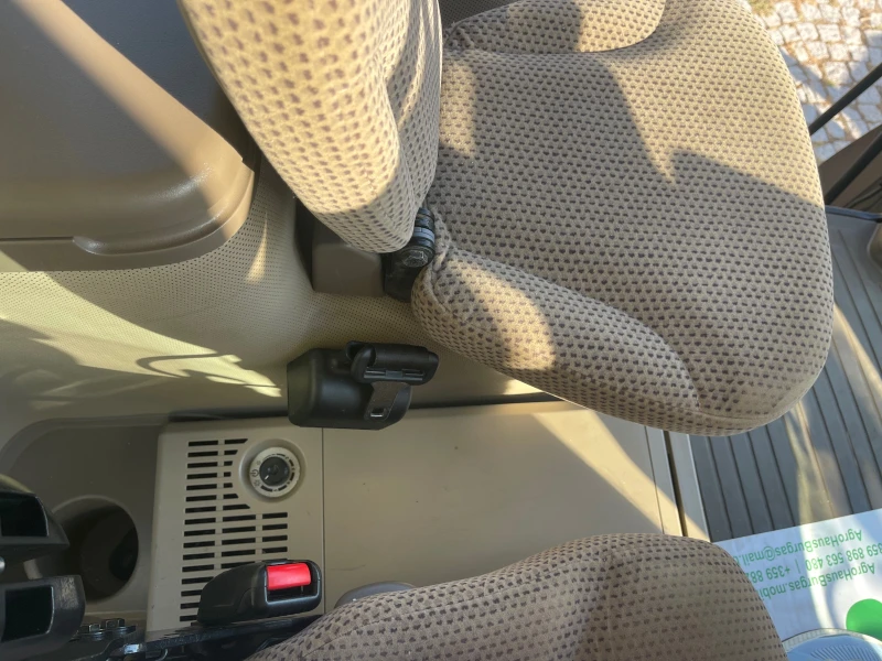 Трактор John Deere 8400R POWER SHIFT E-23 ЛИЗИНГ, снимка 17 - Селскостопанска техника - 51206692
