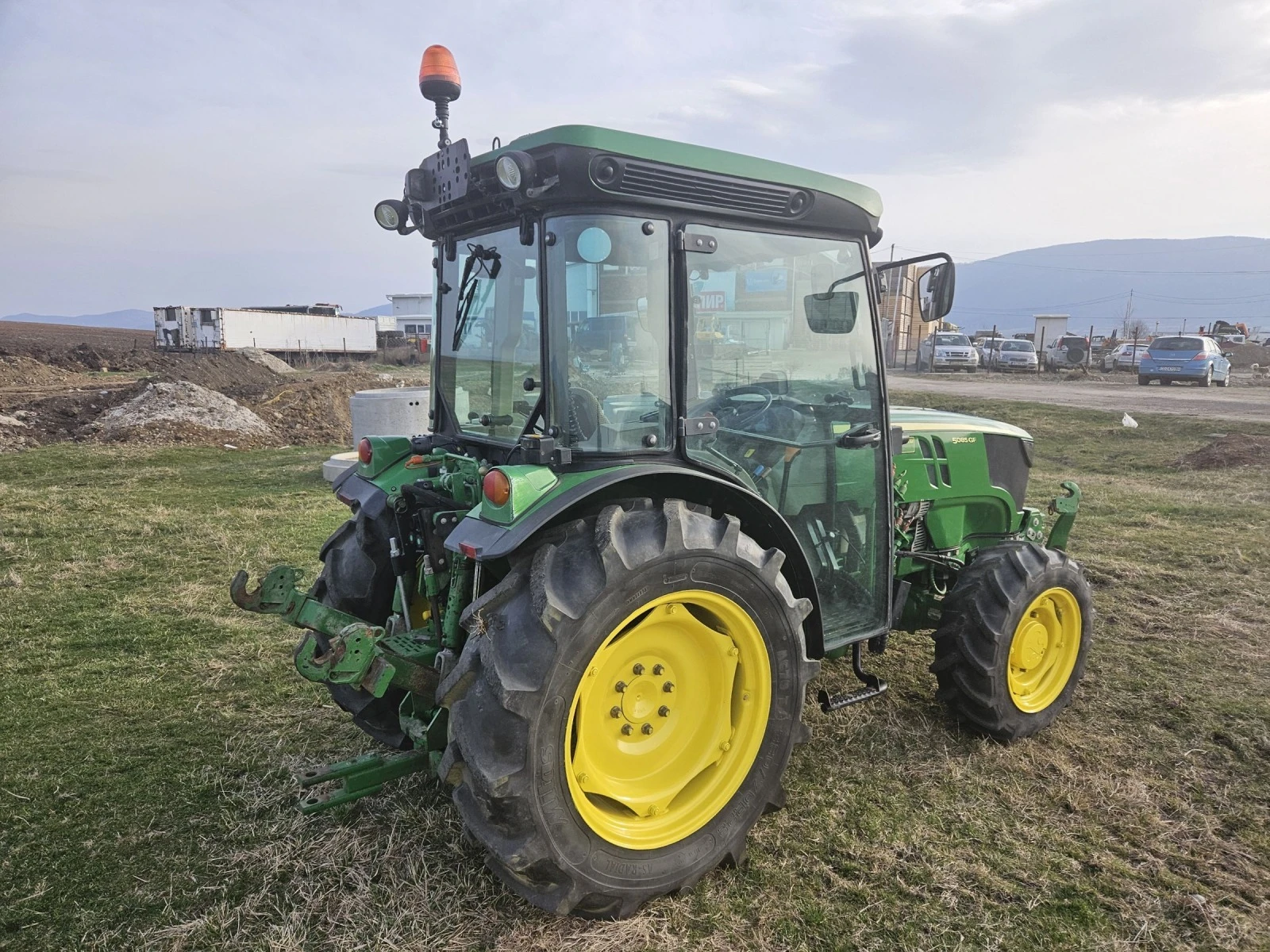 Трактор John Deere 5085 GF - изображение 8