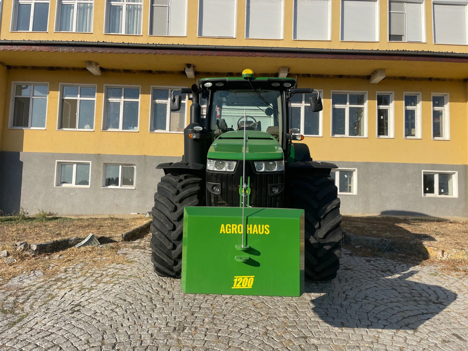 Трактор John Deere 8400R POWER SHIFT E-23 ЛИЗИНГ - изображение 2